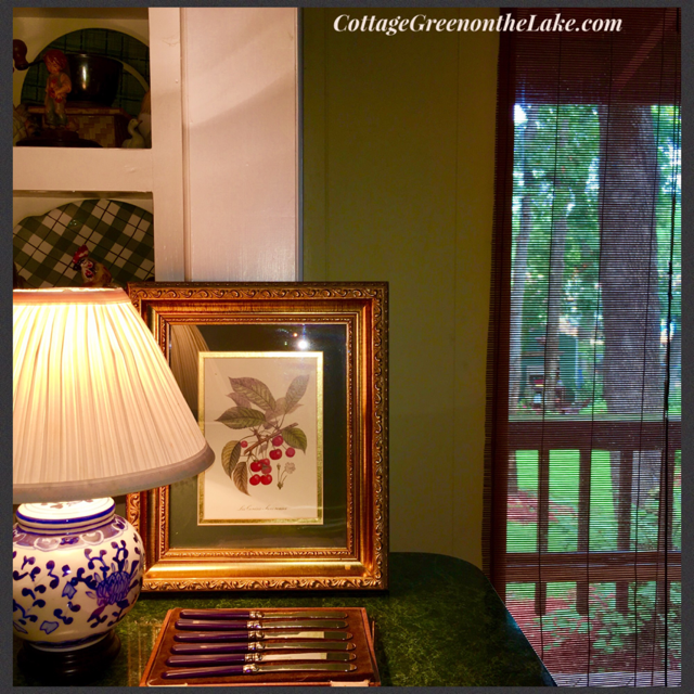 bread knives outside.png